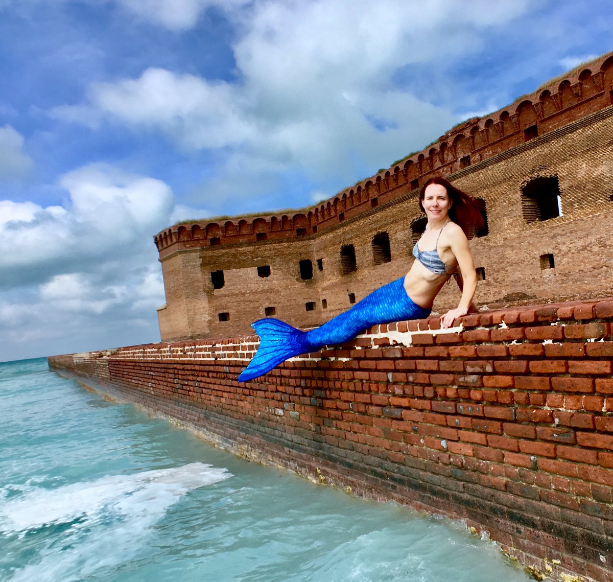 Twgate's tweet image. Surprised a mermaid sunny herself at Fort Jefferson on #DryTortugas.