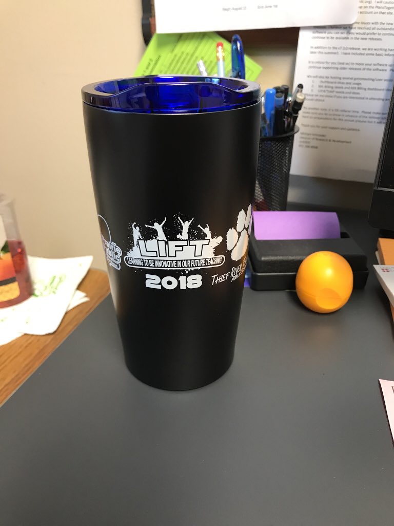 KyleErickson3's tweet photo. Great swag! Thanks for a great day.!#ET2018 https://t.co/Zrzlo5H9Er