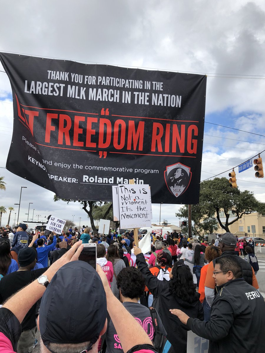 yeahsser's tweet photo. San Antonio hosts the largest Martin Luther King March in the country #JustSayin #MLKDay #boasting #MLKJrDay #SanAnton2018 #mlksa #march #IHaveDream #peace #love #harmony #SanAntonio #SanAntonioMLKMarch #tricentennial https://t.co/RKTLng6ojz