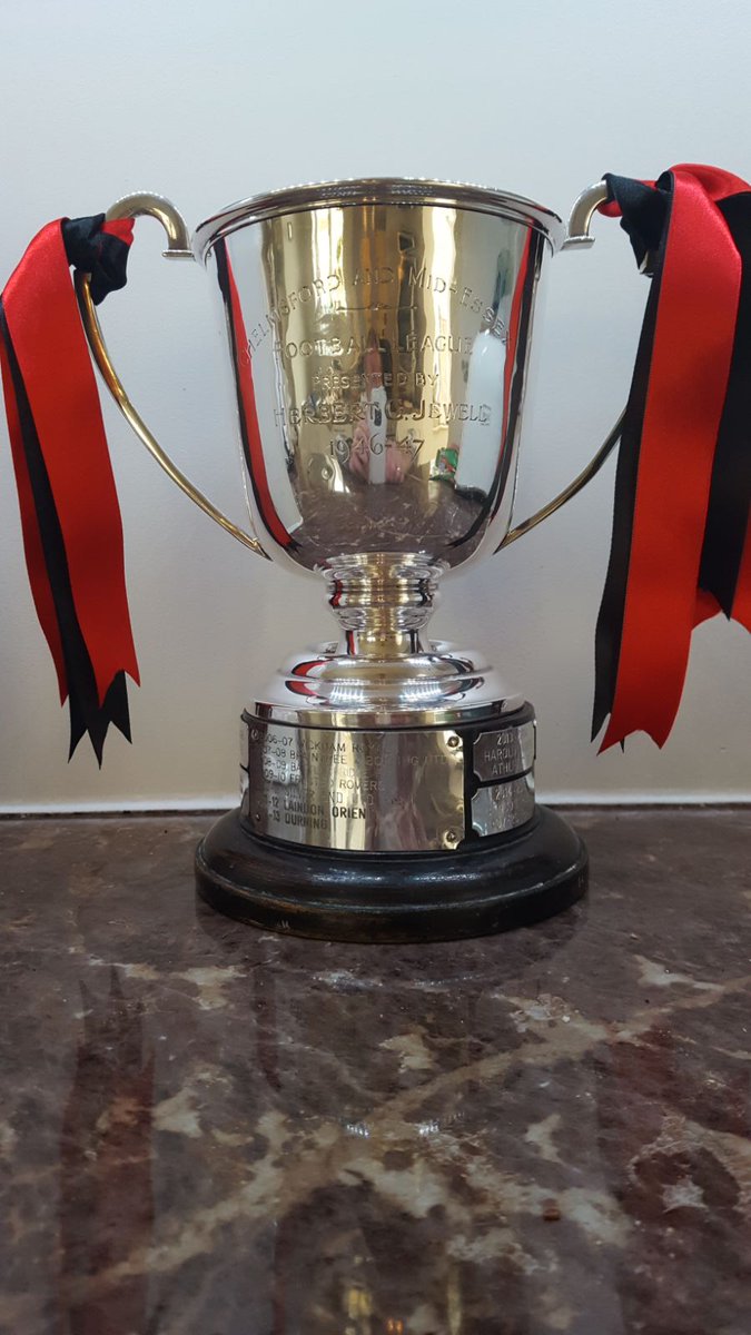 B_mackrow's tweet photo. I would like to make it clear that my loyalty has only ever been and will always be with one club @DurningFC eagles eagles eagles https://t.co/cFAdXjVhTq