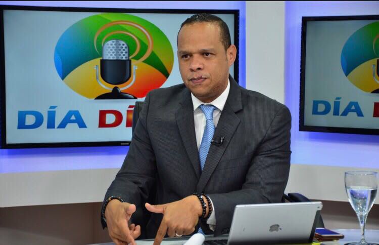 No te pierdas en instantes “Día Día TV con Alfredo De La Cruz”, por nuestro Canal Hilando Fino TV. Televisión a otro nivel… de 6 a 7 PM. Con conexión mundial para todo el país y Estados Unidos a través de hilandofinotv.com