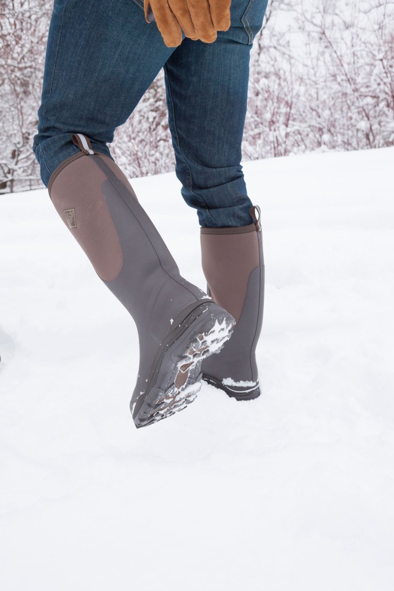 Combatting winter weather in the Arctic Outpost. bit.ly/2DqlAHd #mensboots #snow