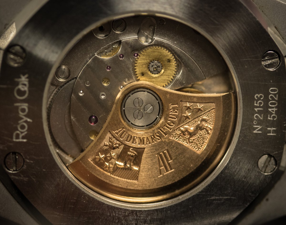 totalwr's tweet image. Check out the movement on this Audemars Piguet Royal Oak! It really stands out with all the details.  #MovementMonday #audemarspiguet #automaticwatch #luxurylife