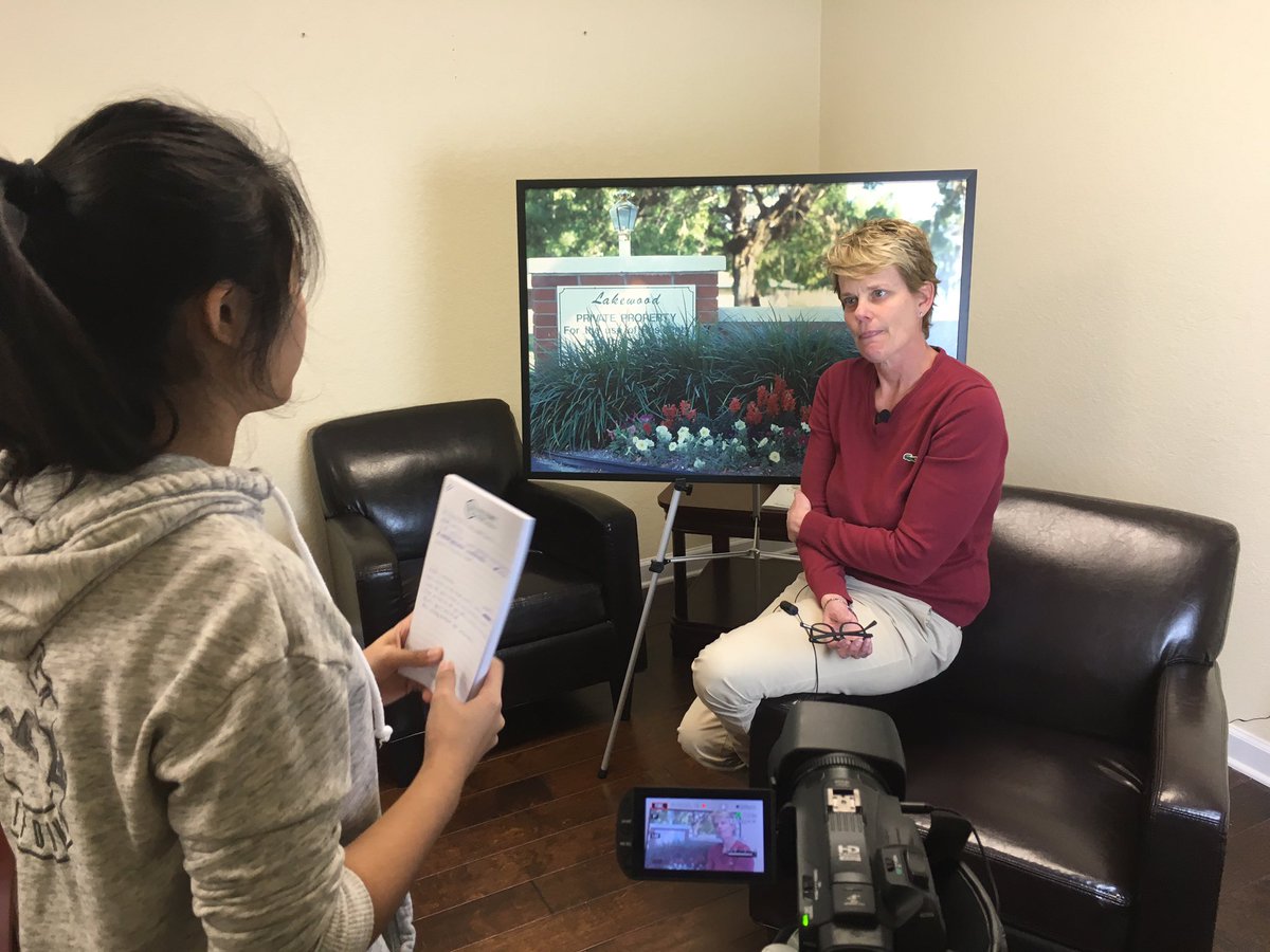 AlisonHannon's tweet photo. It's a Day ON, not a Day Off as my student reporters covered Orlando, helping non-profits tell their stories through video. #MLKDay https://t.co/6hWLJY8DuV