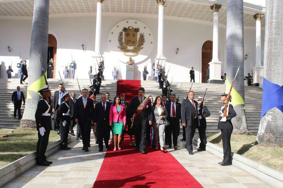 #MensajeAnualANC2018 "Voy actuar con mano firme. Ya basta de abuso en contra del #Pueblo señores oligarcas". Pdte. <a href="/NicolasMaduro/">Nicolás Maduro</a>