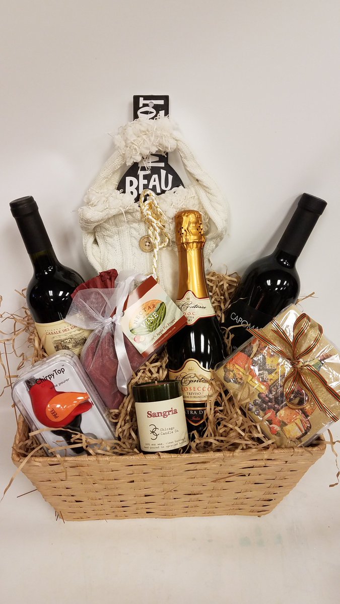 selling wine baskets, great gift for a wine lover
Chesterland FLoral  440-729-8989