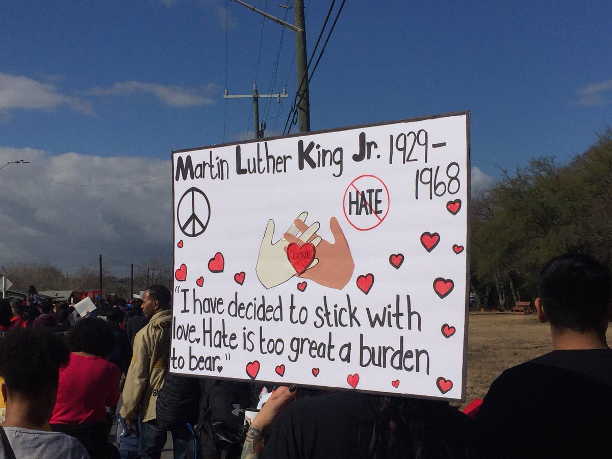 AbbyHughesSPED's tweet photo. My daughters & I walked side by side our neighbors, actually thousands of new friends (red,yellow,black&white...rich,poor...young,old) today. We believe in
the dream! We also believe in acting and doing out of love. Kindness will change the world! #MLKMarchSA #MLK #ThankYouMLK https://t.co/zTm54m2mnt