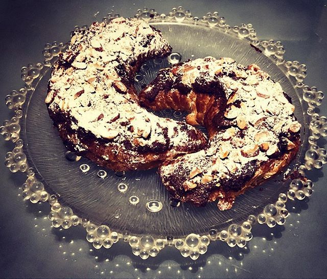 myfoodsite's tweet photo. My double baked Chocolate Almond Croissants!
For #dessert or #breakfast #soyummy and #delicious #homebaking #croissants #doublebaked #chocolates 
#healthyeating #instagood #foodstagram #buzzfeast #buzzfeedfood #instafood #instaphoto #foodpic #yummy #food… https://t.co/Ynu8jlcaVy https://t.co/1lhIpODC03