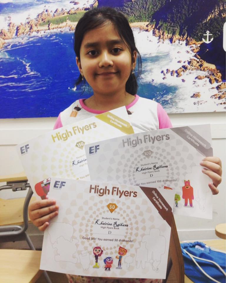 PKUEnglishFirst's tweet photo. Congratulations 
High Flyers D Students....
👏👏👏
For earning 50, 100 and 150 diamonds of High Flyers Online Homework
"Keep up the good work"
😊👍 https://t.co/ouNaKGUupc