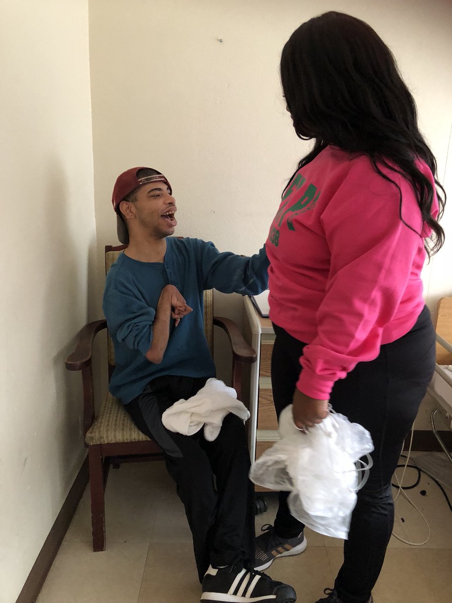 thoughtsbytonib's tweet image. what an amazing sisterhood to be apart of,  and i will forever be grateful.... through scholarship and service we are making a change! honored to be called humbled to be chosen  💕💚 #aka1908 #1908 #betapi #myasu