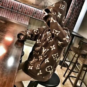 Skn3S's tweet photo. LOUIS  VUITTON パーカー https://t.co/aQlM39Rc62