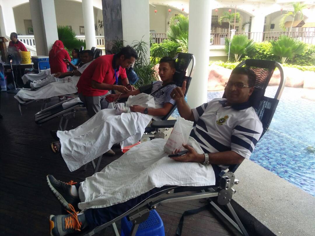 MPA_Barat's tweet photo. Warga #TLDM #NavyPeople turut menyokong usaha murni Program Derma Darah anjuran Hospital Manjung di Hotel Orient Star. Semoga usaha ini dapat membantu insan yg memerlukan
#TLDMLumut
#NavyNews
#JiwaMurni
@tldm_rasmi @mykamarul @roslan1531 @myjointforce https://t.co/4pf2ljzDGG