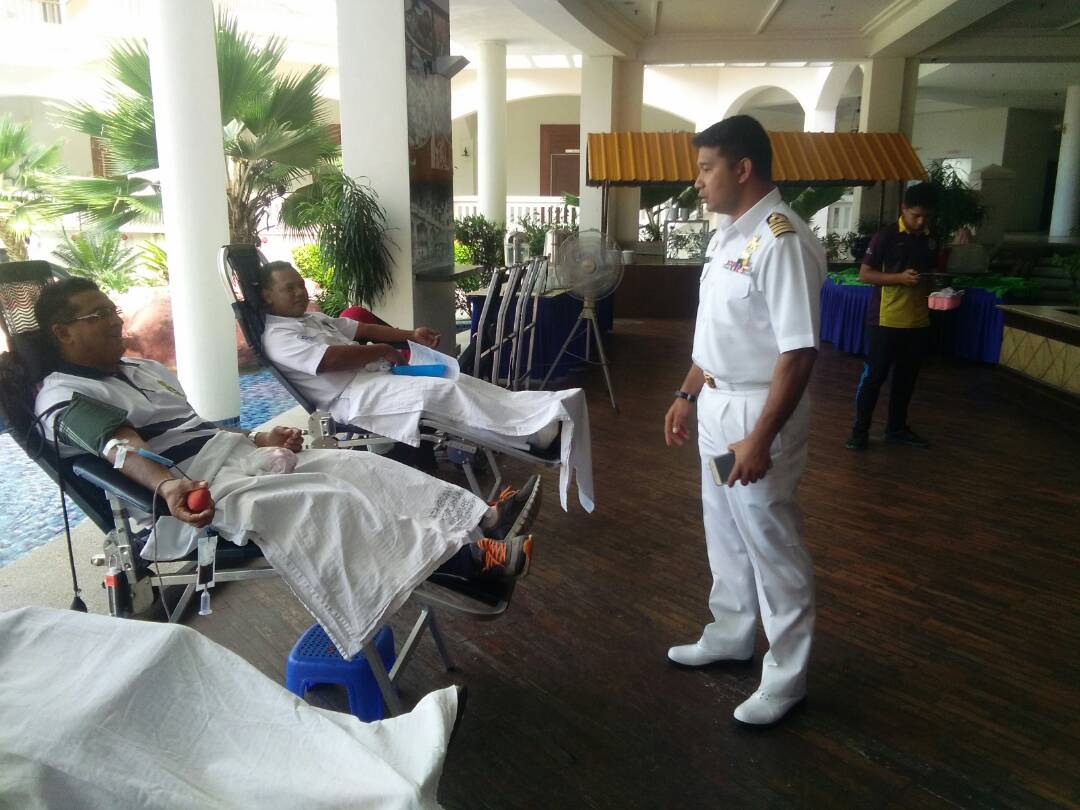 MPA_Barat's tweet photo. Warga #TLDM #NavyPeople turut menyokong usaha murni Program Derma Darah anjuran Hospital Manjung di Hotel Orient Star. Semoga usaha ini dapat membantu insan yg memerlukan
#TLDMLumut
#NavyNews
#JiwaMurni
@tldm_rasmi @mykamarul @roslan1531 @myjointforce https://t.co/4pf2ljzDGG