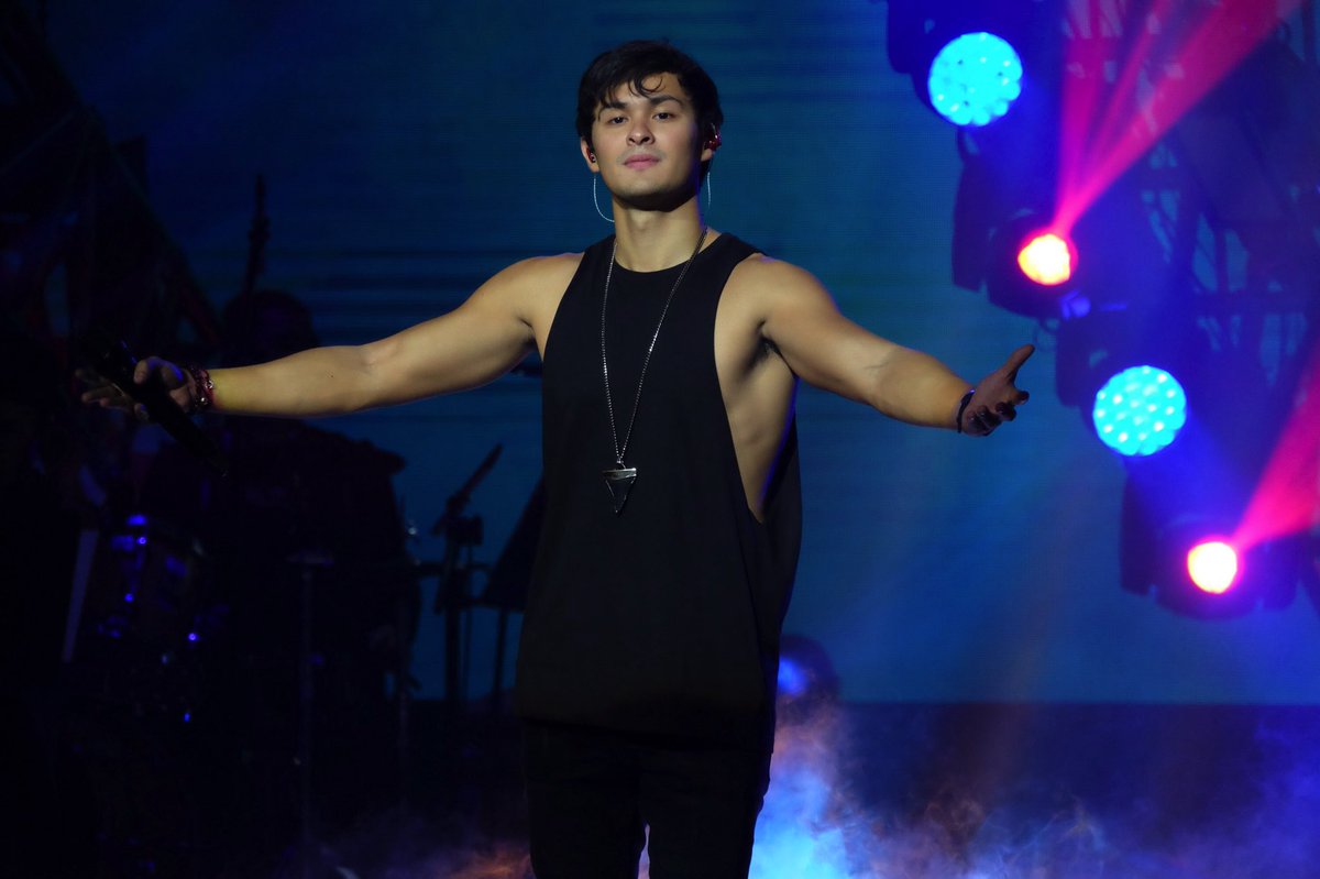 mateoguidicelli's tweet photo. Awesome pics and unforgettable experiences from the #HeyMatteo concert. Thanks @MNLOnlineNews for sharing! https://t.co/vUZmeEN0tv