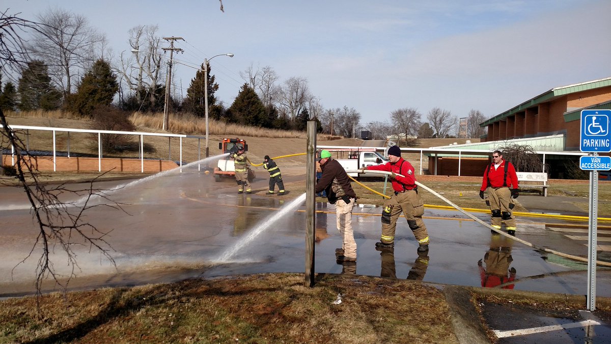 Thanks for the help at Dickson County Senior High School -
Water Authority of Dickson County, City of Dickson Fire Department, Dickson County Highway Department, City of Dickson Street Department, Greater Dickson Gas Authority.
Good to have partners in the education system.