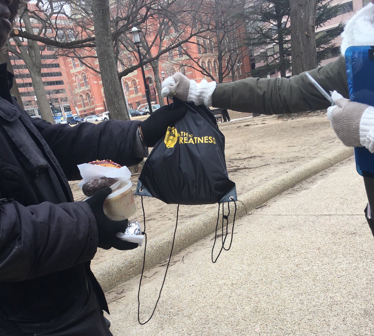 tweetsonthepath's tweet photo. Thanks to nearly 300 volunteers who came out to represent King’s Dream honoring his life of service through action! Together we provided 500 hot meals, 500 care packages, 9 Empowerment coats,10,000 servings of uncooked meals, clothing and more! #path2greatness #mlkday2018 https://t.co/zwIzGPEQ4f