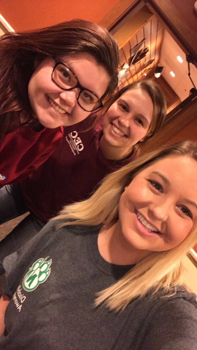 NorthwestCec's tweet photo. We swear their food is better than their lighting so come out and eat some pizza 🍕 https://t.co/9oRkKVtaj5