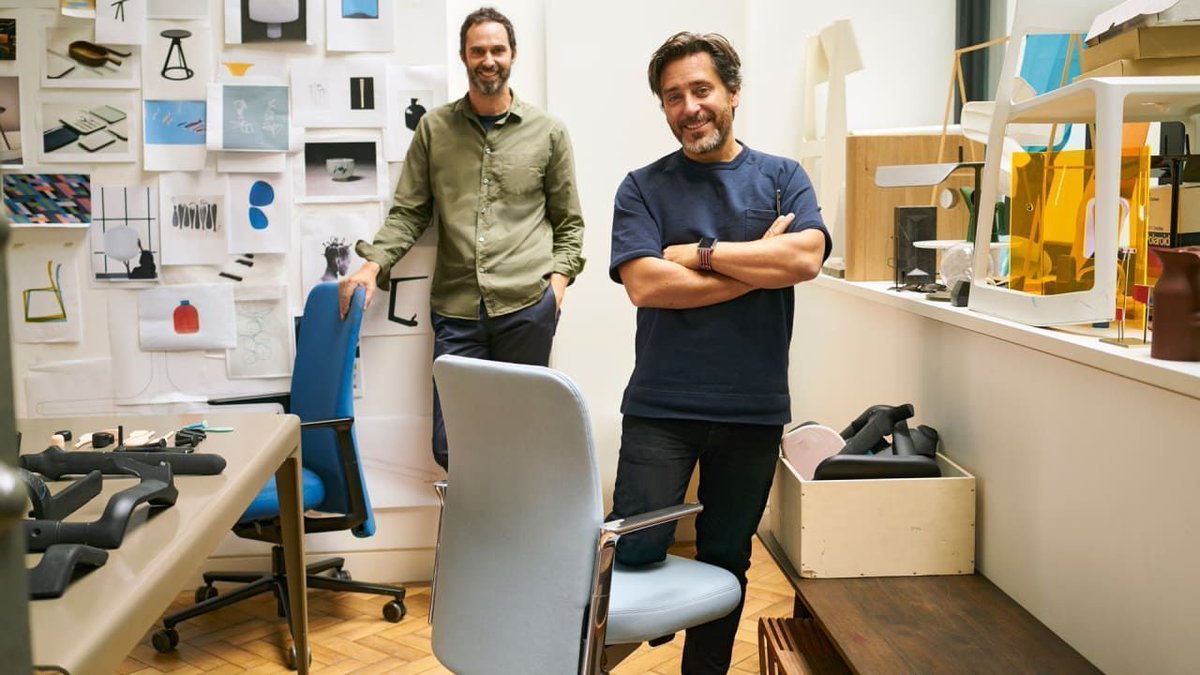 FastCoDesign's tweet photo. What Apple’s new office chairs reveal about work in 2018 https://t.co/CTHhwQ668W https://t.co/JGA8a22vuL