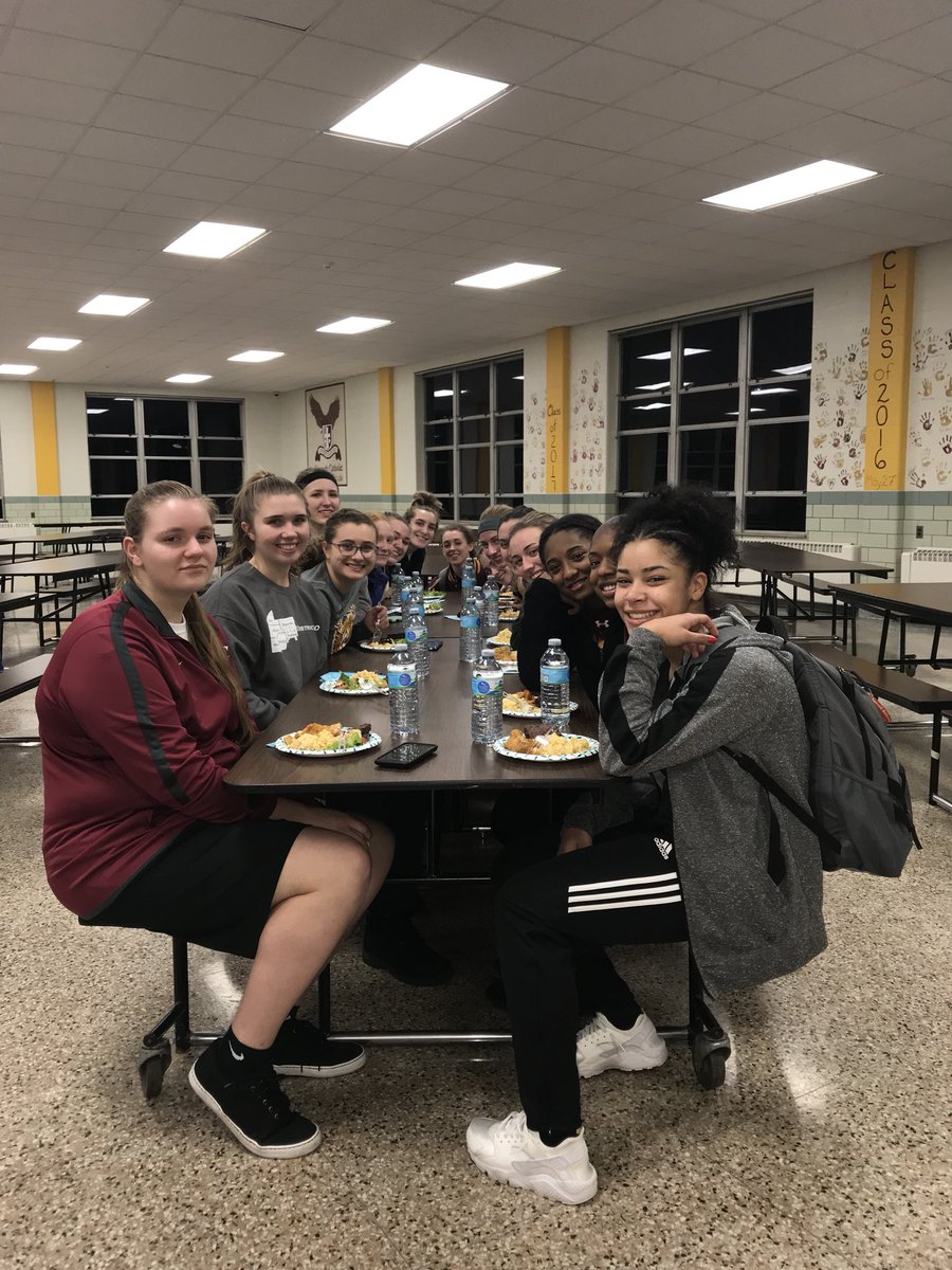 JustinMagestro's tweet image. Great team dinner w/ a great group of girls who R incredible student-athletes &amp;amp; fueled their bodies w/ a great victory tonight.  Tomorrow play at Mercer.  Blessed/humbled 2 Coach such a fine group of girls.  Shout out 2 Fr. Kerins 4 a great team mass @ Chapel b4 today’s game✝️