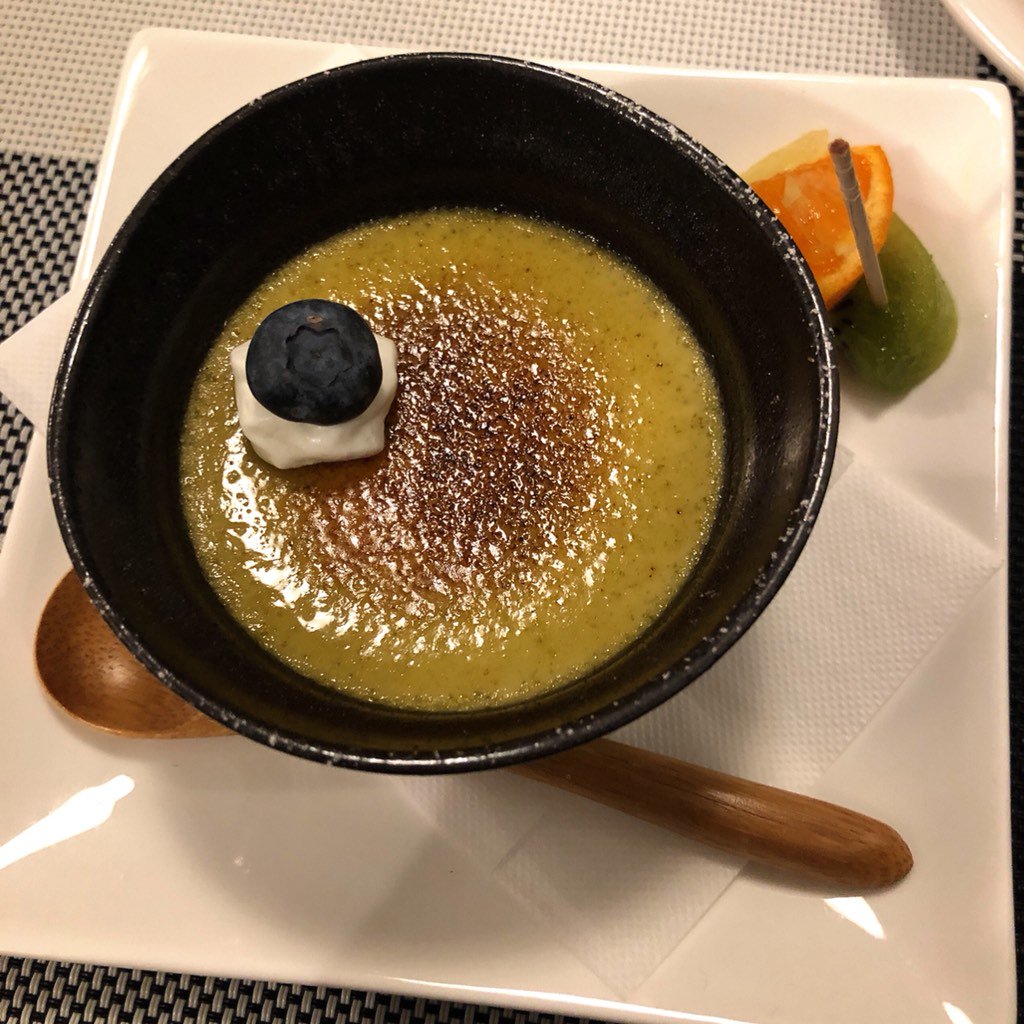 kochicity_cake's tweet photo. 沢渡茶のブリュレ/CAFEBAR ROKU ¥450
夜カフェ、初めて体験しました！このお店は深夜0時まで営業しているそう。仁淀川町原産の沢渡茶が使用されたブリュレでふわりとお茶が香り、苦味はあまり感じず、とても食べやすいですよ♩ https://t.co/T4mqGMRstH