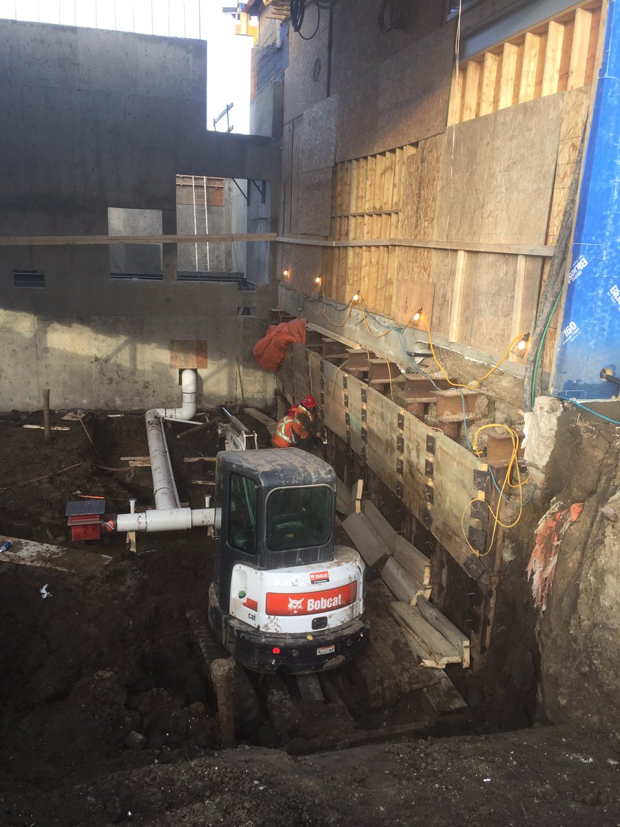 SaskPiling's tweet photo. Not shown: Innovative Piling's combination tieback system. Our unique vertical and battered helical pile tieback shoring walls can make construction possible anywhere, anytime. Here, we shore a house for pool installation. #changeorder #skbuilt #worksinminus40 @helicalguild https://t.co/V1vZHPkA2v