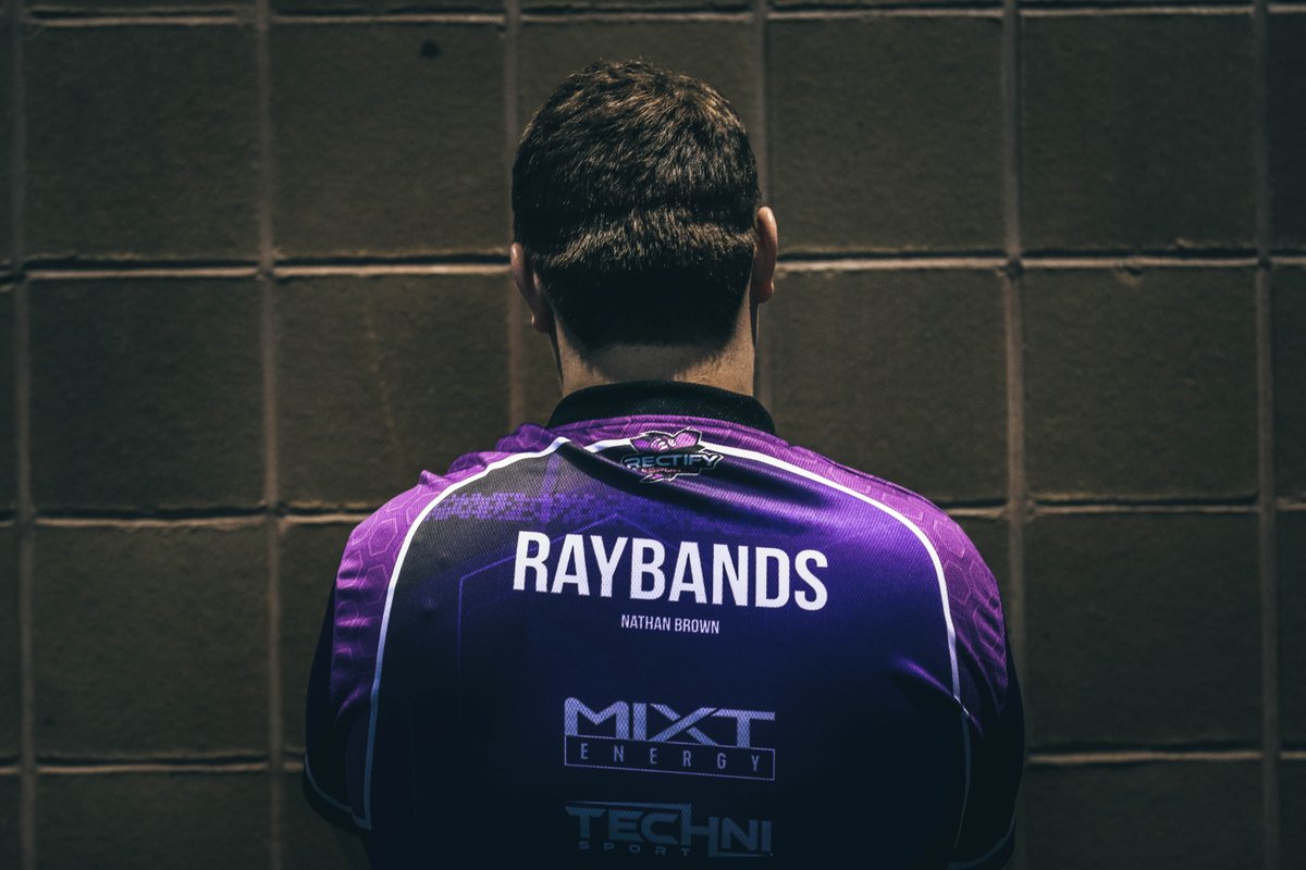 RectifyEsports's tweet photo. Here is @HEROxRayBands showing off these sweet jerseys!

#FearTheSting 
#RectifyCOD 

@LucidSoundAudio @mixtenrgy @TechniSport @meta_threads @siqueirosdavid @NJOYover9K https://t.co/tTu477s5no