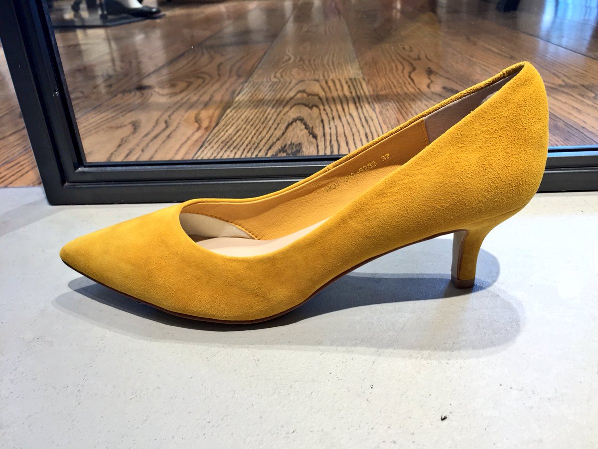 BY_KANAZAWA's tweet photo. 【WOMENS】人気の5.5センチヒールのパンプスに新色が入荷いたしました。柔軟性のあるソールで脱げにくく、履き心地の良い一足です。ぜひ店頭にてお試しください。
13,500円（+ tax）
#beautyandyouth #パンプス #ヒール #春物 #金沢フォーラス https://t.co/sUzZeSnDnm