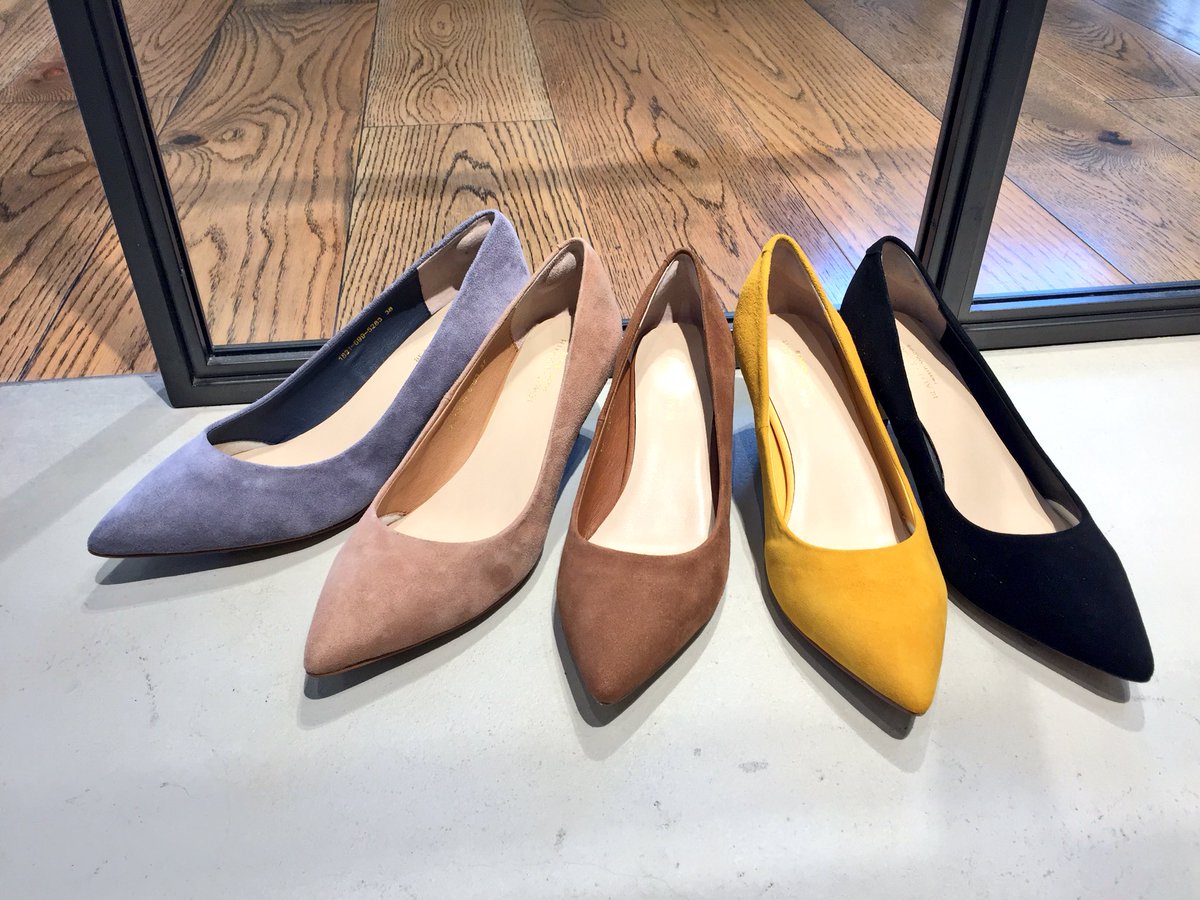 BY_KANAZAWA's tweet photo. 【WOMENS】人気の5.5センチヒールのパンプスに新色が入荷いたしました。柔軟性のあるソールで脱げにくく、履き心地の良い一足です。ぜひ店頭にてお試しください。
13,500円（+ tax）
#beautyandyouth #パンプス #ヒール #春物 #金沢フォーラス https://t.co/sUzZeSnDnm