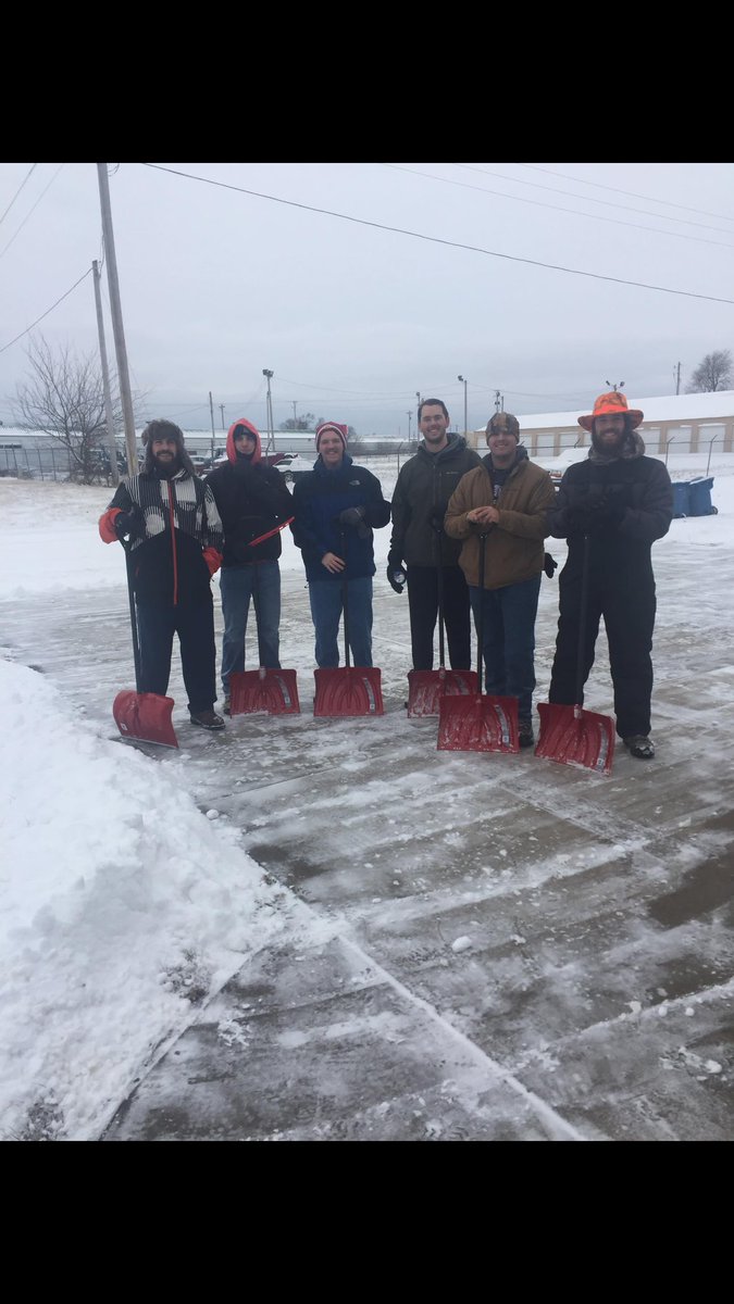 CavinessDPT's tweet photo. @SBUnivDPT #SBUDPT @MissouriPTAssoc  #MLKDay #Shoveltime https://t.co/gUlDvlAD8s
