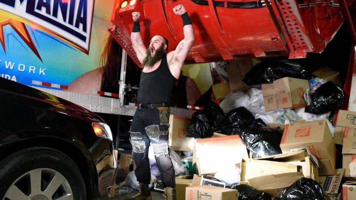 Combatpost1's tweet photo. @BraunStrowman is in #Uncontrol  

https://t.co/71xGAadMl8 https://t.co/n4pOQEJiuZ
