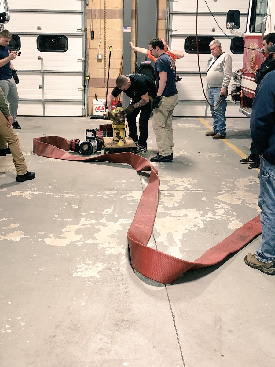 BargaintownFire's tweet photo. Training on dressing hydrants during annual SCBA fit test. https://t.co/rnE6536IUw