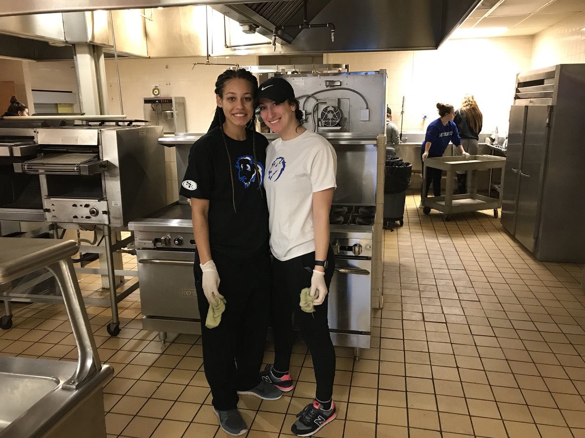 SavageStormWBB's tweet photo. #SEwbb loved lending a helping hand at the Boys and Girls Club today for MLK day of service! #commUNITY https://t.co/UqYQK3BZ8b