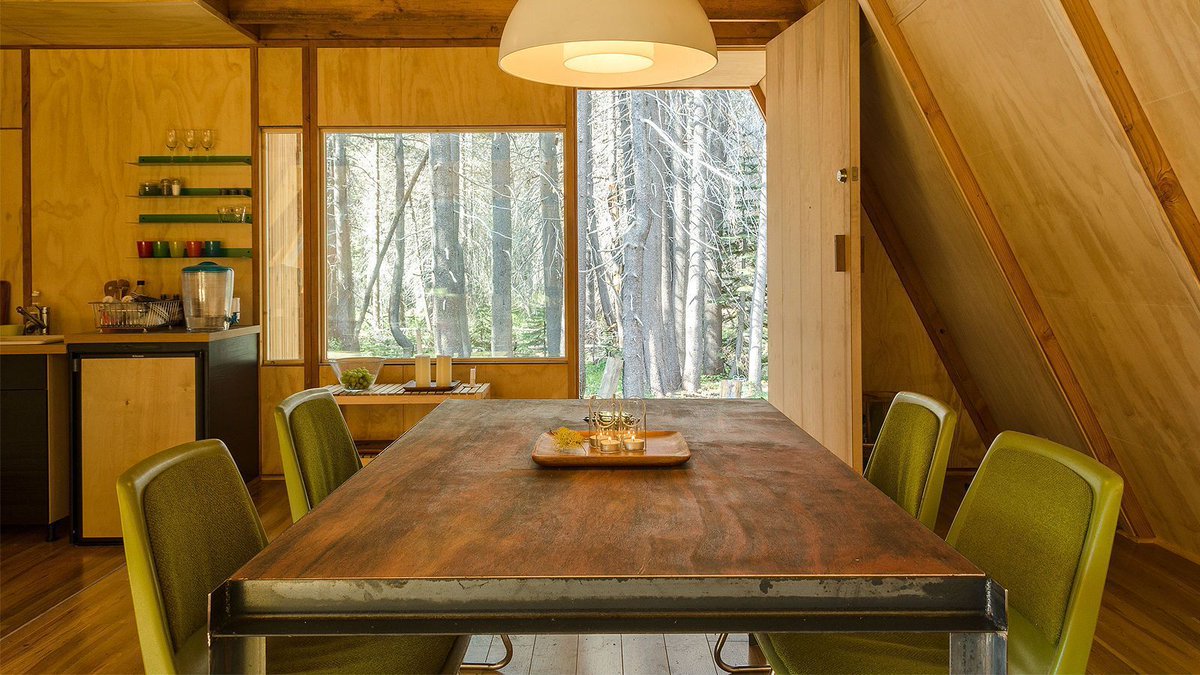 themanualguide's tweet photo. If a stunning A-frame cabin built near #Yosemite National Park doesn't tickle your fancy, we don't know what will. 
https://t.co/C31X9RMoKh https://t.co/0bSDDCSFLw