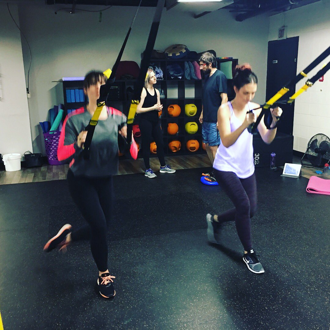 4pointshealth's tweet photo. This is how we fight Blue Monday!
And to brighten up your day, we’re offering new clients unlimited 30 days for only $50! 🤸‍♀️ 😃 
#YegFit #FitFam #BlueMonday https://t.co/458AZYc2XH