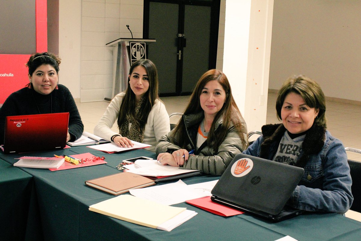 Boreque's tweet photo. En el @ONMPRICoahuila estamos preparando nuestra reunión mensual. #LoMejorEstáPorVenir #LaCausaNosUne @EnriqueOchoaR @HildaFloresE @ruizmassieu @berino_jesus https://t.co/oE8H0NGiv2