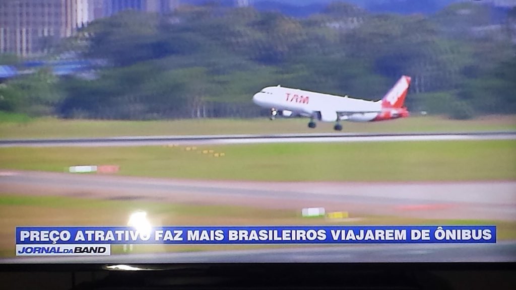 kmendoncafilho's tweet photo. Graças ao governo Temer, o sonho de viajar de ônibus cada vez mais real. https://t.co/gZBLz3GtyY
