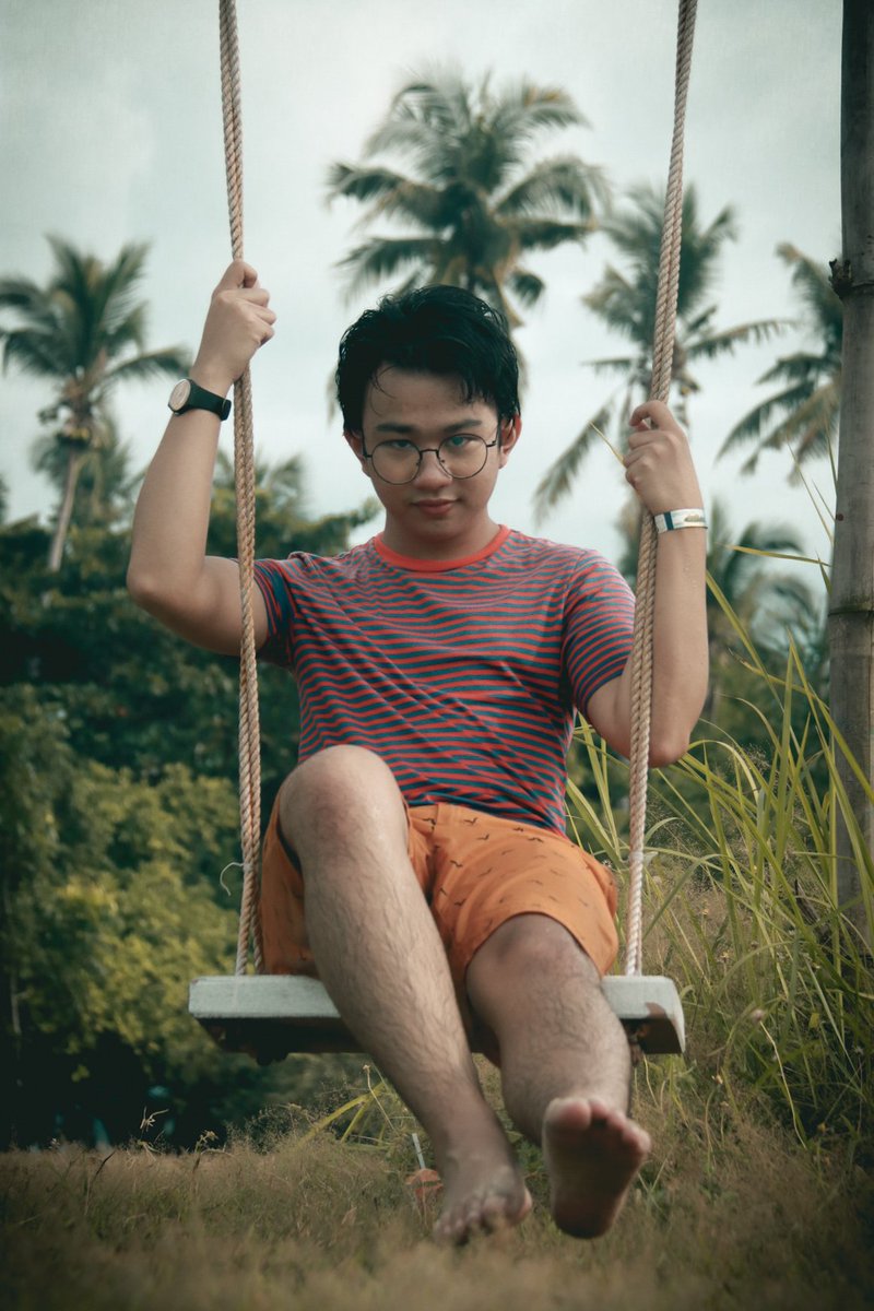 rissyrissu's tweet photo. Me and my portraits 📸
#FotoEvolution
#JaNEWary
First 2 photos were taken 2 years ago. And the last 2 were taken late last year.
Thank you @camziiEe
@jehielkarsten @IyaTimbang @yeunique32 for being my alay. https://t.co/HFHMmDzknW