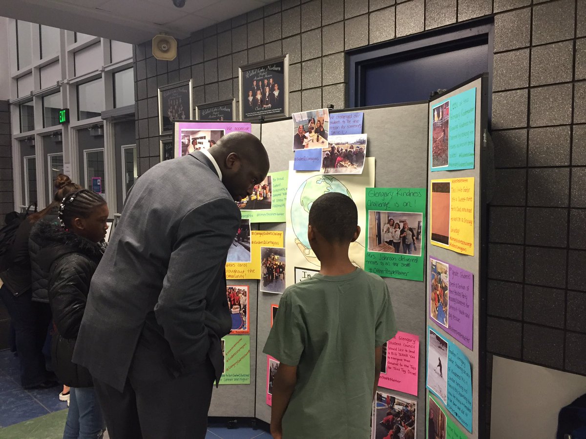 GlengaryElem's tweet photo. MLK Celebration! So proud of our students who are learning that above all else, Other People Matter! #KindessIsContagious #OtherPeopleMatter @WalledLkSchools @PosProject https://t.co/P1Rxb58Irb