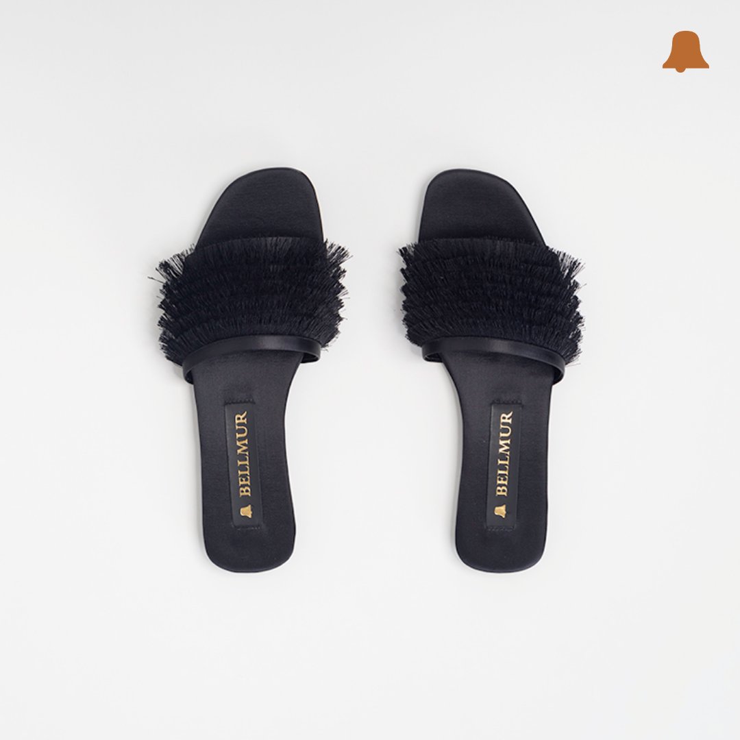 Bellmur's tweet photo. 🏷NEW IN STORE🏷
Para los días de paseo, nuestras Chatitas con flecos 😃
Vení a nuestro local y encontralas en diferentes colores 😉
🔔BELLMUR HOUSE🔔
#BellmurHouse #Moda #Verano18 #Uruguay #Summer18 https://t.co/u1lnKru93d