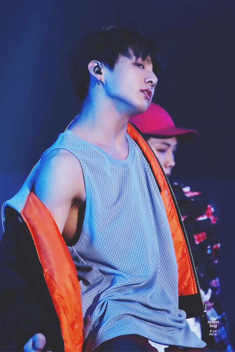 bodyofjjk's tweet photo. CAN HE NOT DO THAT https://t.co/G8aGgmtbVo