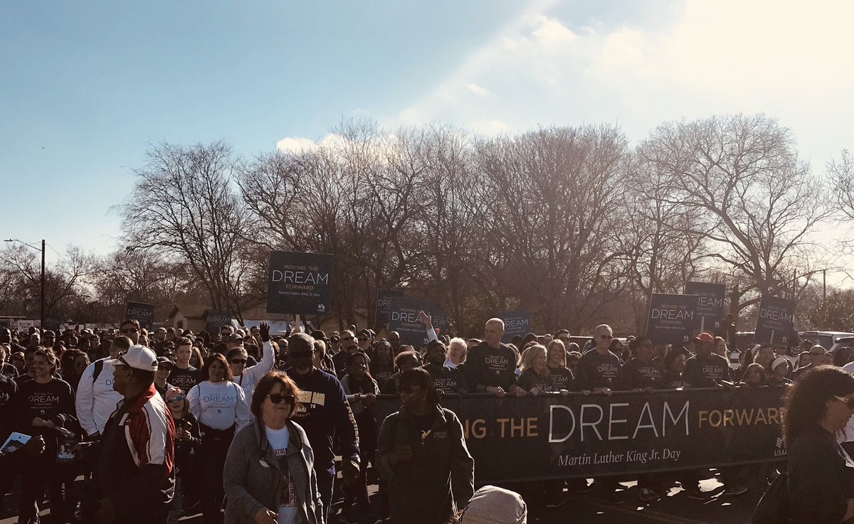 SarverforTexas's tweet photo. Loved seeing so many different churches, civic groups and corporate citizens marching side-by-side at the #MLKMarchSA We are better together. #MLKDay2018 https://t.co/WpUZmY7E2i