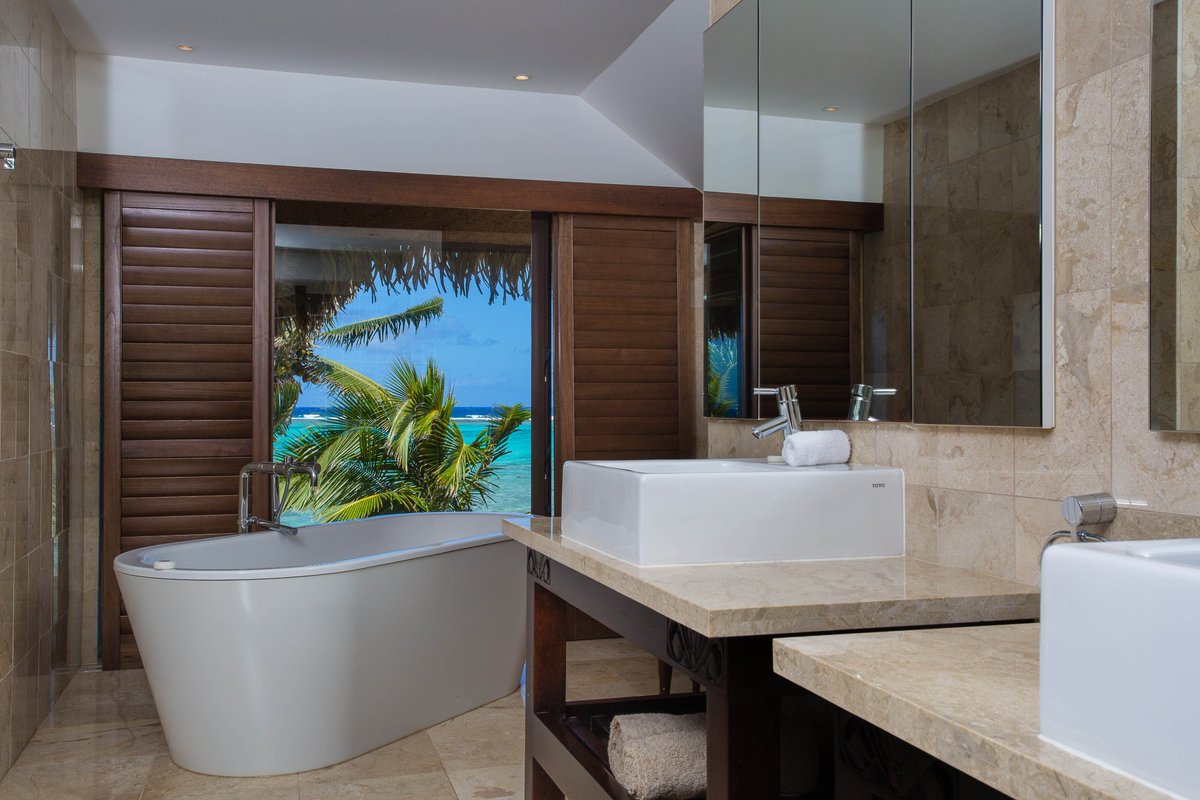 prhotelgroup's tweet photo. Bathroom Goals 💙 at #temanava #rarotonga #paradise https://t.co/jcfN6QVogB
