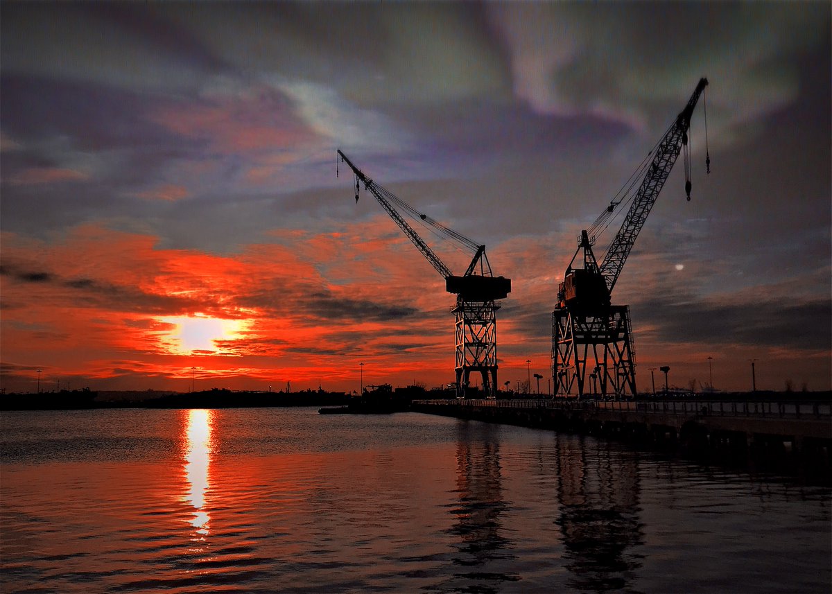 eslieber's tweet image. Erie Basin Sunset 15/365 #Hipstamatic #AuroraNCL #MidnightSunAS #Apollo