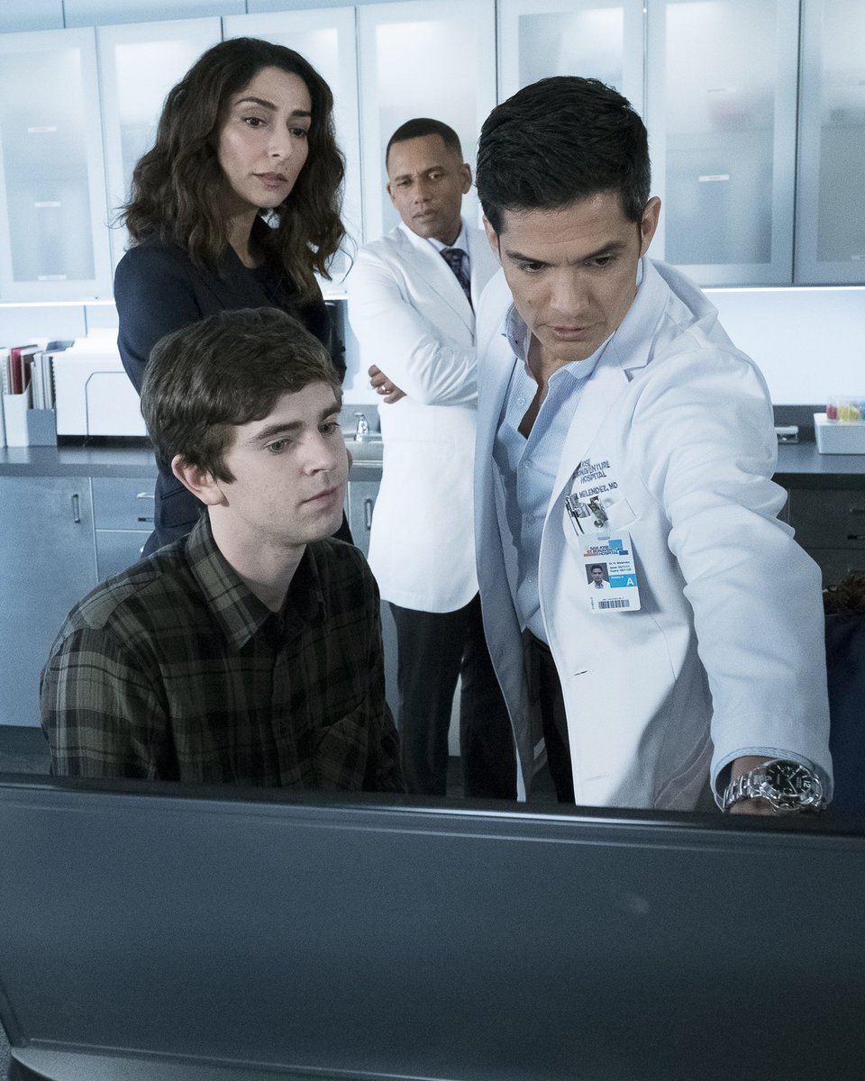 GoodDoctorABC's tweet image. An all-new episode of #TheGoodDoctor starts now! Please retweet if you’re watching.