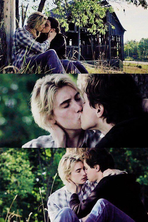 fraulinecolleen's tweet photo. #Philkas forever #Eyewitness Such a well acted, well written, beautifully filmed show. #WeWantEyewitnessSeason2 @hulu @netflix @AmazonVideoIN @HereMediaInc @aditvstudios https://t.co/W1nLd38A1b