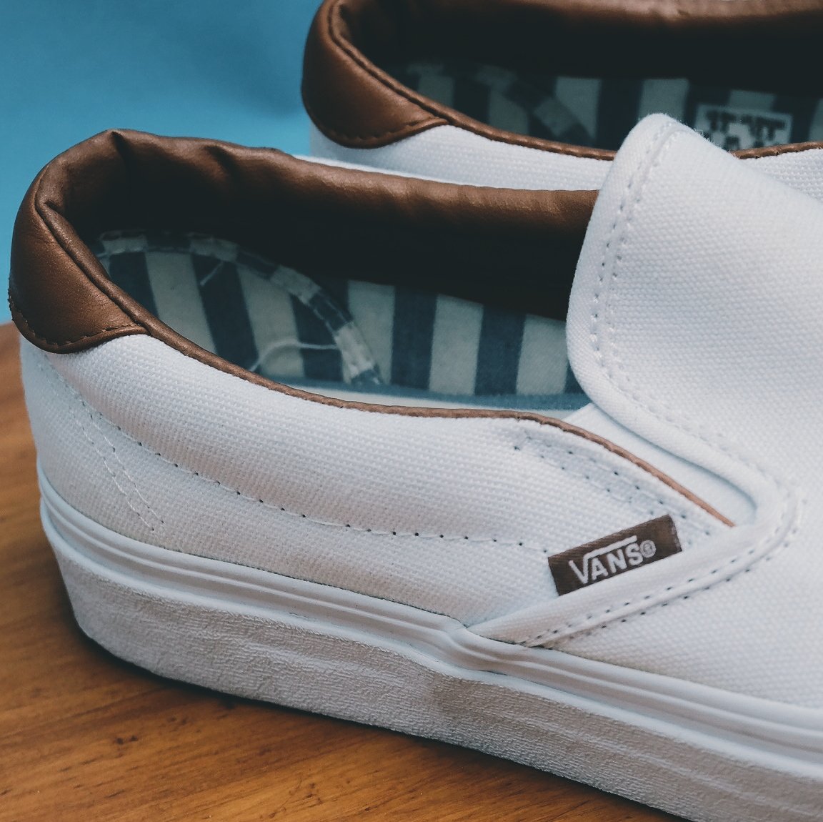 toidiholic's tweet photo. [ AVAILABLE NOW ]

VANS SLIP ON 59 WASHED C&amp;L TRUE WHITE
Size: 9 
Price: 1.300.000

Fast Respons please reach us via.
Call/Text WA: 08975908016
LINE : toidiholicstore https://t.co/w5N5RMFuuA