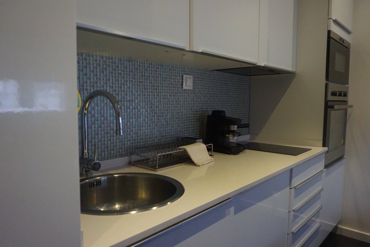 ECContessa's tweet image. Visiting #Lisbon? Need the perfect home away from from? Check out this adorable one bedroom @airbnb in the center of the city! Book it now: abnb.me/EVmg/5kUxUQC5JJ #travel #Portugal #TravelBlog