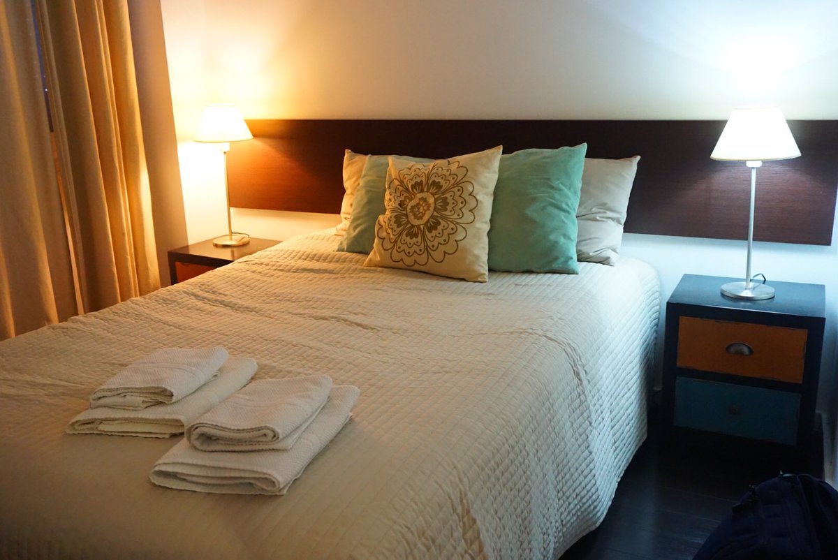 ECContessa's tweet image. Visiting #Lisbon? Need the perfect home away from from? Check out this adorable one bedroom @airbnb in the center of the city! Book it now: abnb.me/EVmg/5kUxUQC5JJ #travel #Portugal #TravelBlog