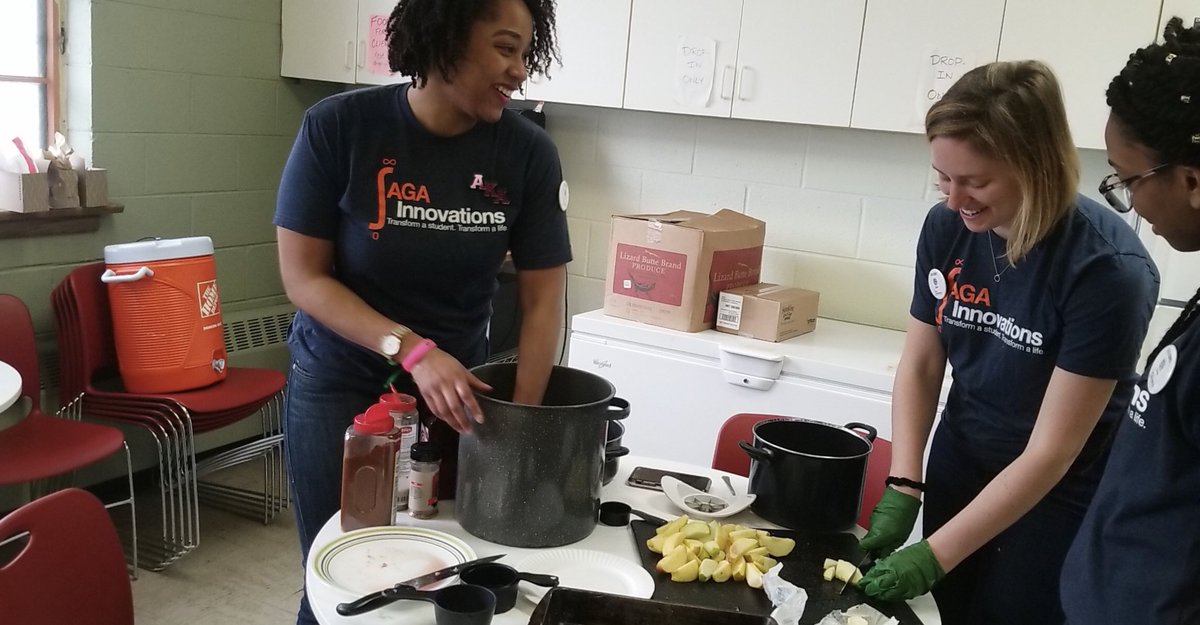 AshlieNTyler's tweet photo. Spent Founders Day with my @SAGAInnovations team supporting the work of @LaCasaNorte. 

#AKA110 #ServiceToAllMankind #AKA1908 #MLKDay2018 #SAGAserves https://t.co/hCfPyz9SBw