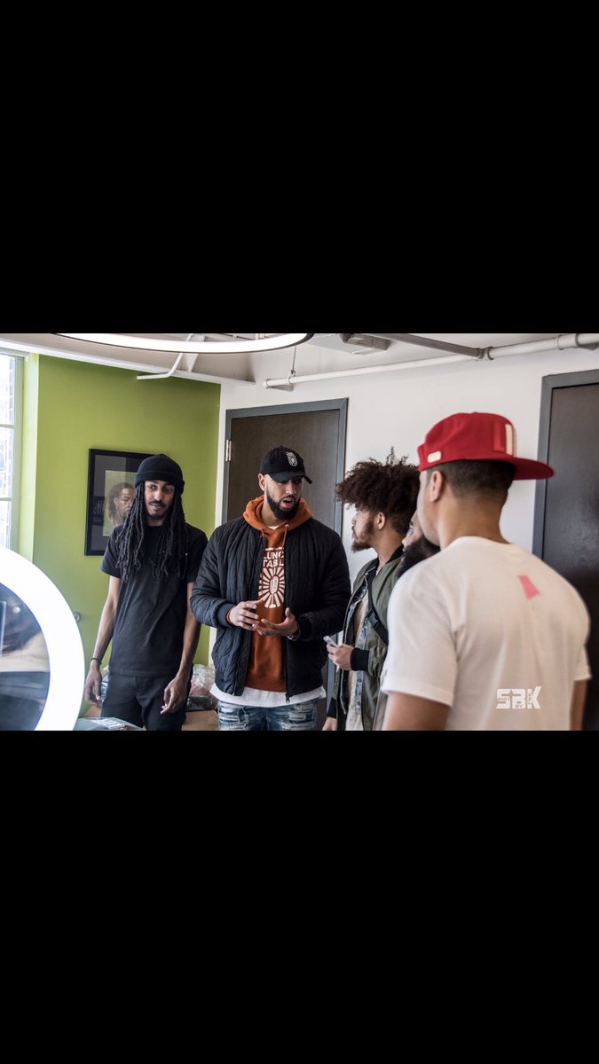 DavyJTheVirgo's tweet photo. The Art Of Networking 💯
@WillThaRapper #GoodLifeUniversity 

Shot by: @shotbykel https://t.co/QGIR7Cb0TD